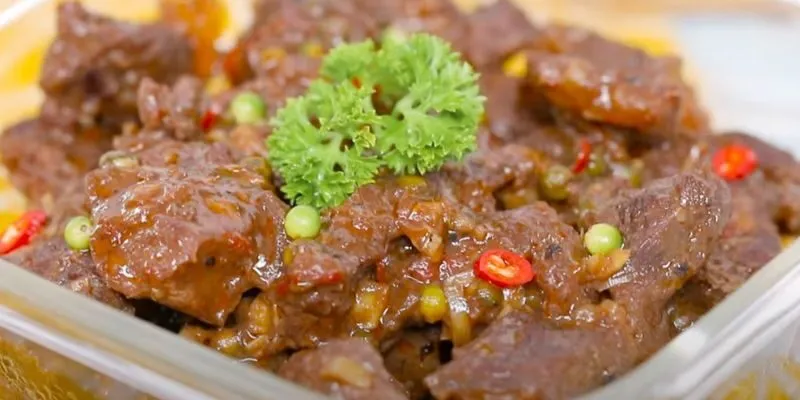 Bò om bằng gang