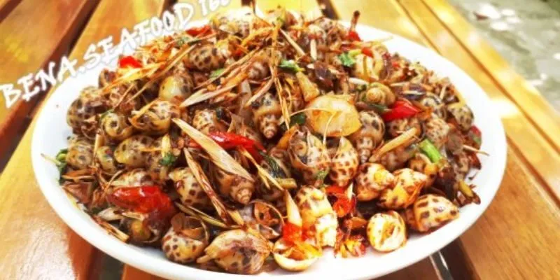 Quy Trình Chế Biến Ốc Hương Om Ớt Cay Ngọc Trai