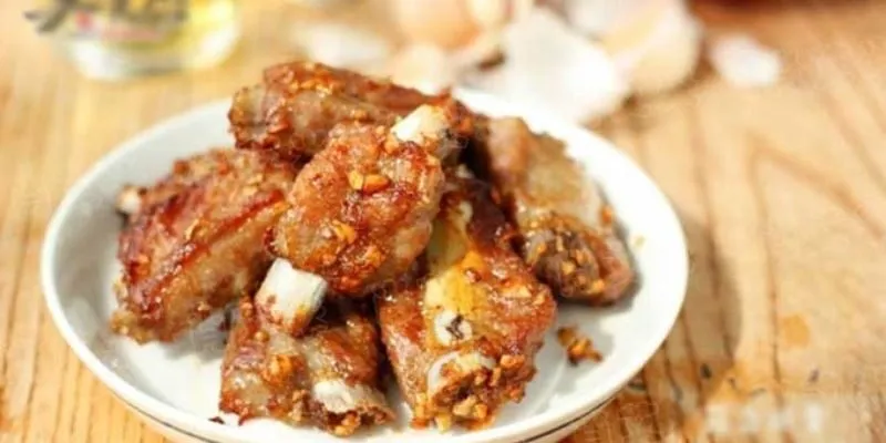 Món Sườn Kim Bài Vị Tỏi